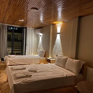 Hotel La Perato 